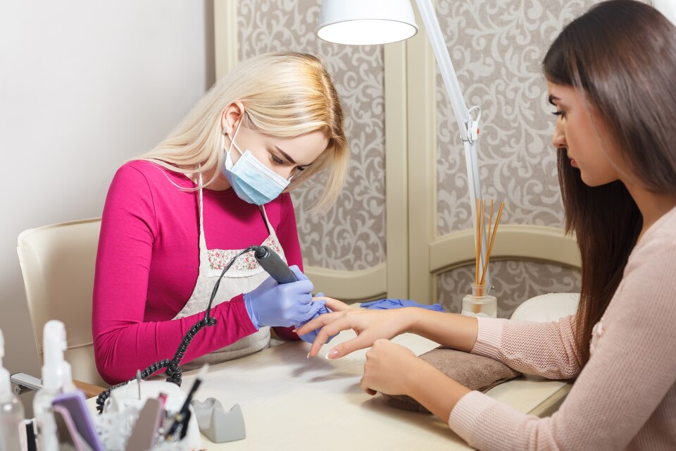 Tuzlukçu Manikürcü